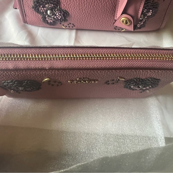 🌸Coach Sequin Primson Tea Rose Rogue 25 Set-HTF AND RARE - Picture 12 of 16